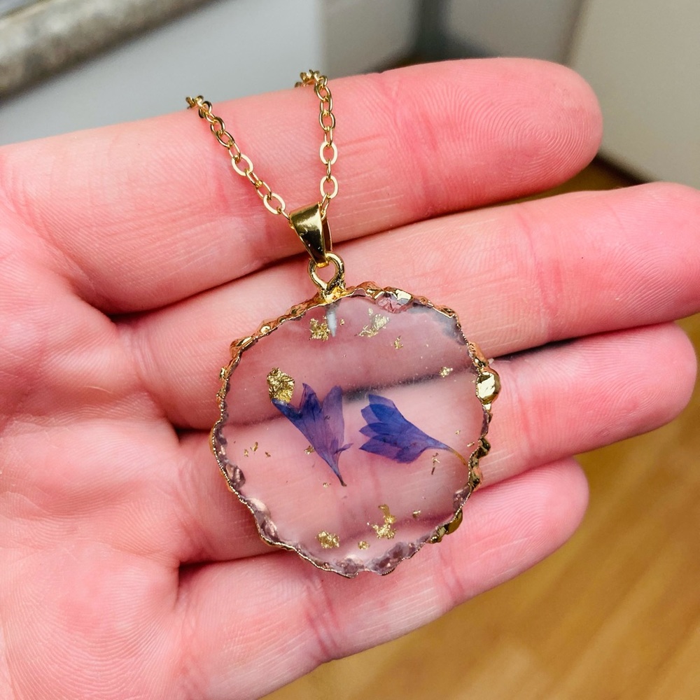 New ⭐️ Delicate Fresh Romantic Blue Petals & Gold Dried Flower Pendant Necklace